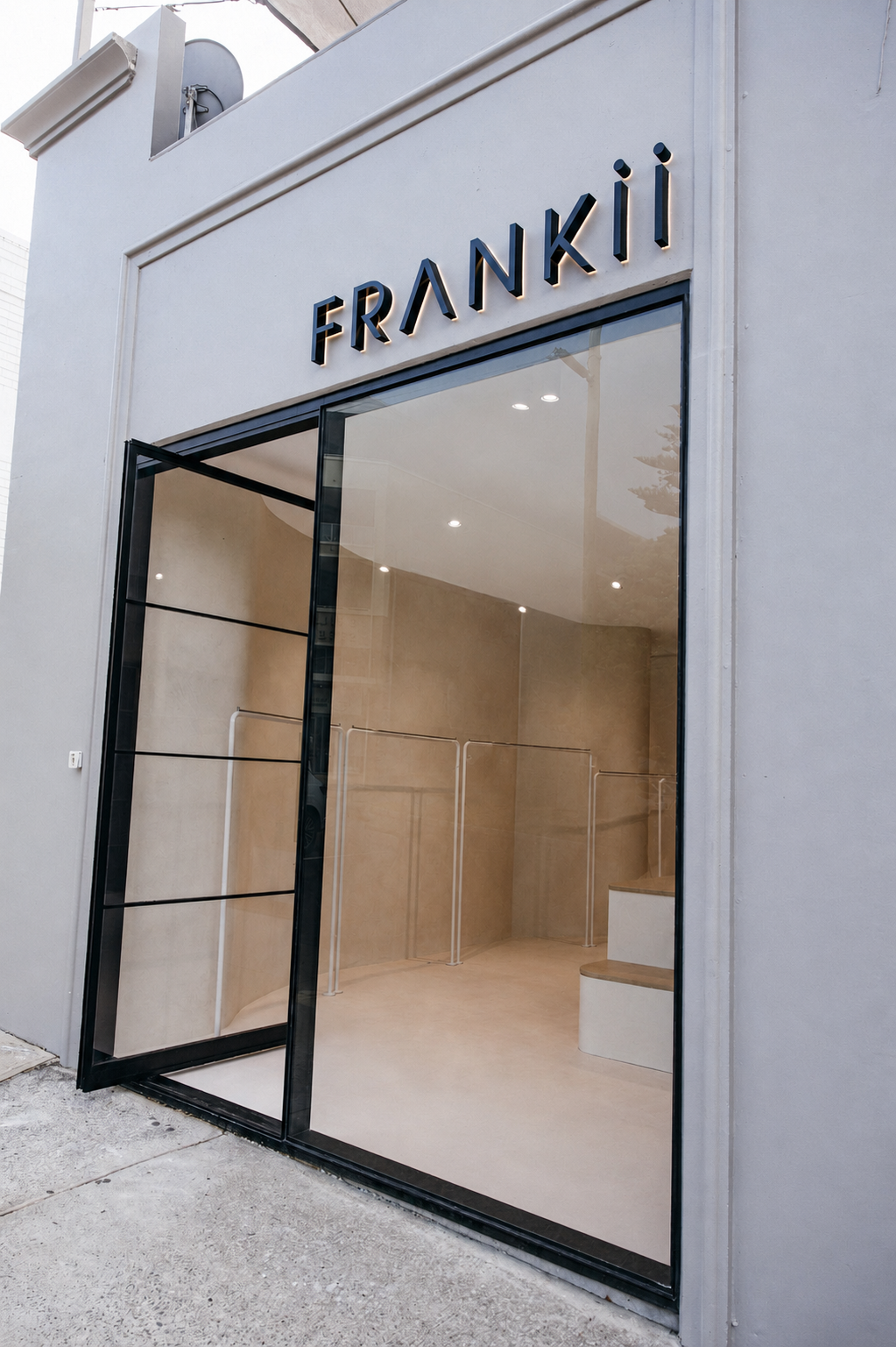 Franki, storefront